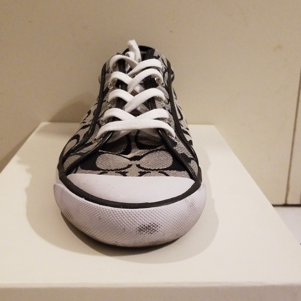 Shoes - Picture 2 of 3